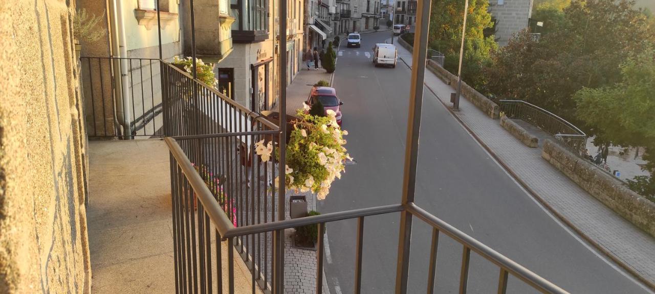 Apartamento Portovello Con Vistas Al Rio Allariz Kültér fotó